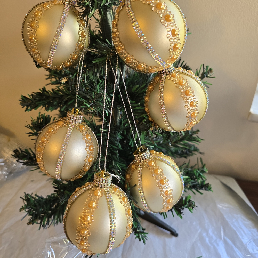 Luxurious Gold Beaded Holiday Ornaments New 6 Piece 2.5 Inc Handmade